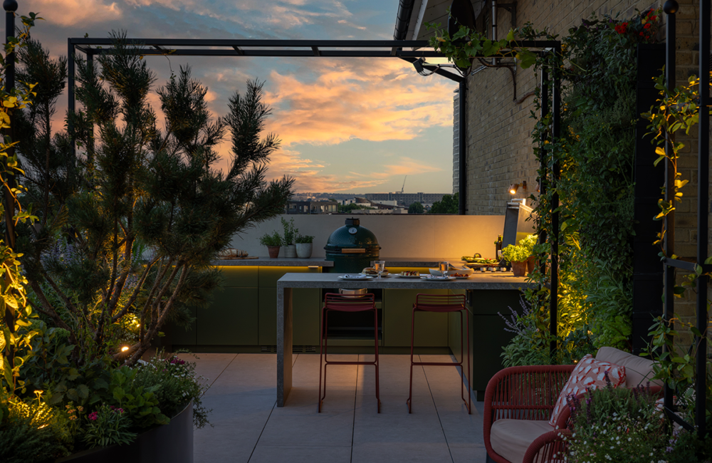 Above the River: A thames-side rooftop retreat